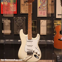 Fender Stratocaster متعلق به جیمی هندریکس