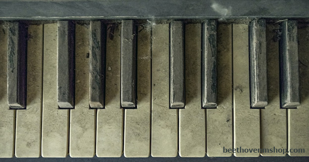 نحوه تمیز کردن کلیدهای پیانو - فروشگاه موسیقی بتهوون